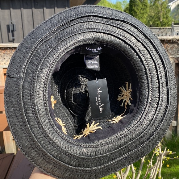 **NWT **
Summer Hat - Picture 9 of 10